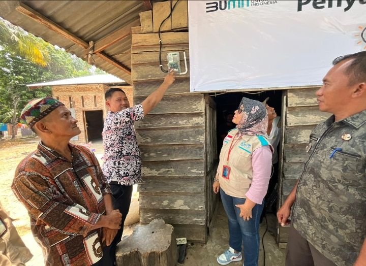 PLN UID Sumut Lakukan Penyalaan Serentak 244 Masyarakat Kurang Mampu Melalui Program Light Up The Dream