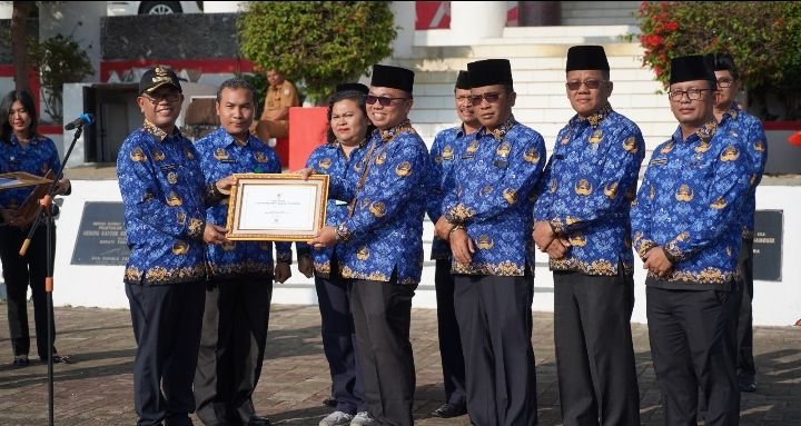 Lagi,Pemkab Toba Terima Peghargaan, Ini Pesan Bupati Toba