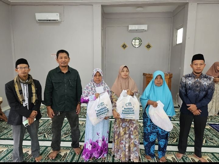 YBM PLN Bersama UPP SBU 4, Serahkan Zakat Maal Untuk Mustahik 3 Desa di Base Camp PLTA Asahan 3