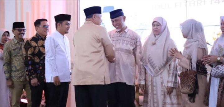 Gubernur Sumatera Barat Mahyeldi Ansharullah Menggelar Tradisi Open House Hari Raya Idul Fitri 1445 H