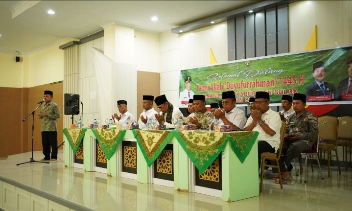Bupati Solok Membuka Kegiatan Manasik Haji Kabupaten Solok tahun 2024 .