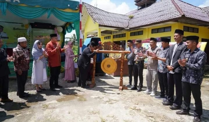 Sekda Kab.Pakpak Bharat Membuka MTQ Kecamatan Pggs Ke 21