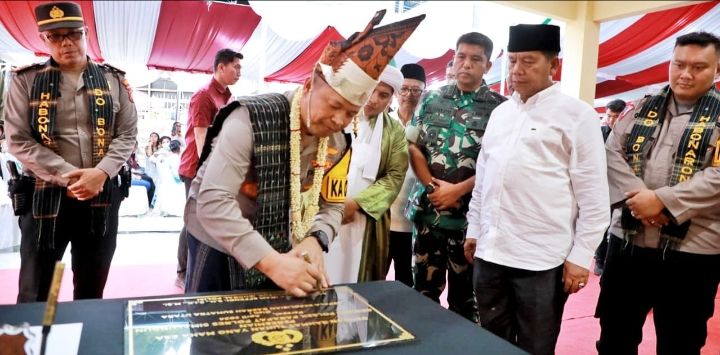 Bupati Simalungun dan Wakil Bupati Hadiri Peresmian Gedung Polsek Parapat