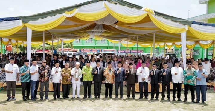 Bupati Simalungun Bersama Wakil Bupati Hadiri Wisuda Santriwan/Wati Ponpes Modern Al-Kautsar Panei Tongah