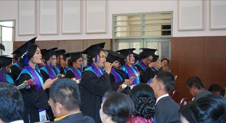 Wisuda STB HKBP, Bupati Toba : Saya Adalah Buah dari Pelayanan Bibelvrouw