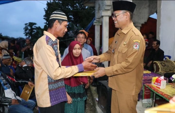 Kunjungan Perdana ke Janji Maria, Bupati Toba Beri Hadiah Ini Untuk Warga