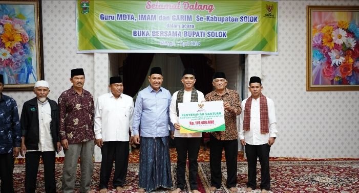 Bupati Solok, Silahturahmi dan Buka Puasa Bersama dengan Seluruh Guru MDTA, Imam dan Garin se-Kabupaten Solok