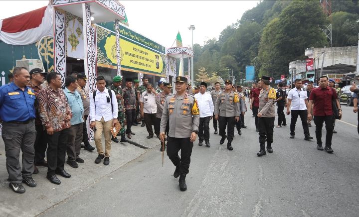 Kapolda Sumut Tinjau Kesiapan Pos Pelayanan Operasi Ketupat Toba 2024 di Pantai Bebas Parapat