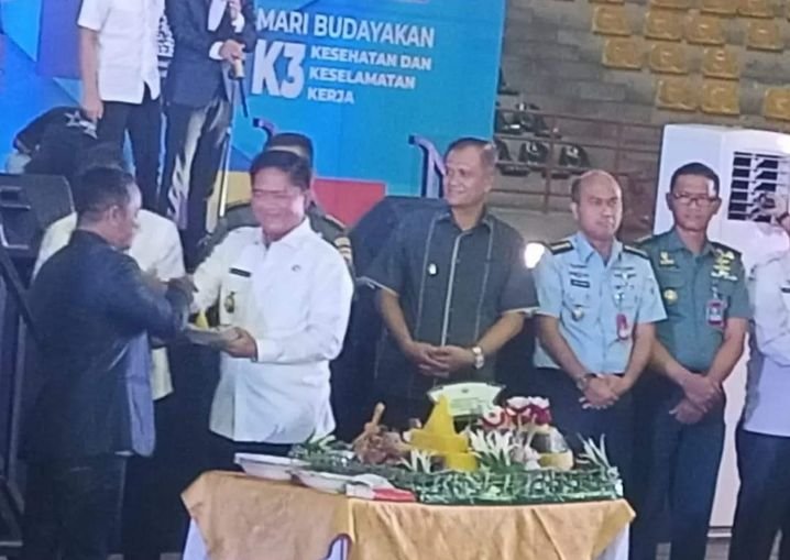 Wabup Pakpak Bharat Hadiri Perayaan Hari Buruh Nasional di Medan