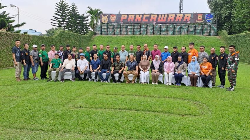 Jalin Silaturahmi Bersama Wartawan dan Rekan kerja Binaan, Danwing III Kopasgat Menembak bersama, Ini Pesannya