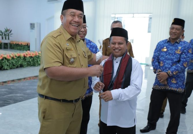 Wakil Bupati Asahan Upah Upah 64 Jama'ah Calon Haji Anggota Korpri Asahan