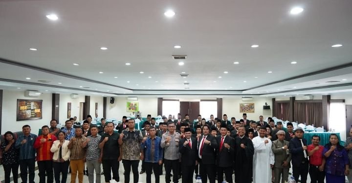 Bupati Toba Berpesan Panwascam yang Dilantik untuk Berkolaborasi