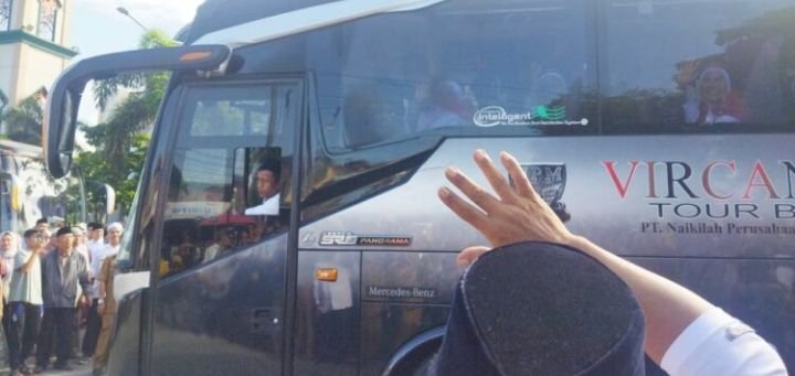 112 CJH Kota Solok Berangkat Ketanah Suci.