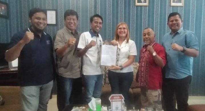 Indra Sikumbang Terima Mandat Pembentukan Kepengurusan SMSI Asahan - T.Balai