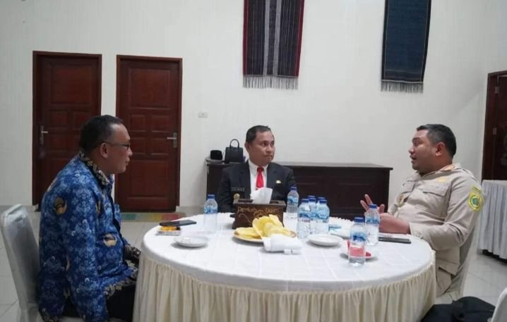 Bupati Pakpak Bharat Silaturahmi Ke Pj Bupati Dairi Surung Charles Bantjin