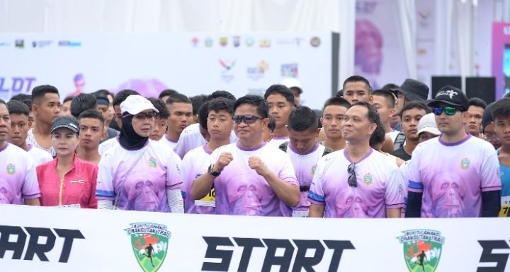 Semarakkan Wisata Olahraga, , Pj Gubernur Sumut Lepas 425 Pelari di BLOT 2024