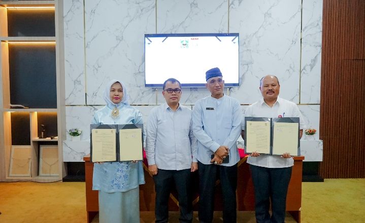 Perjanjian Kerja Sama Antara DKUKMPP Kabupaten Solok dengan DKUKMPP Kabupaten Kampar, Ditanda Tangani