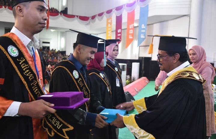 Rektor : Tahun 2024 Unimed Buka Fakultas Kedokteran , 777 Lulusan Diwisuda