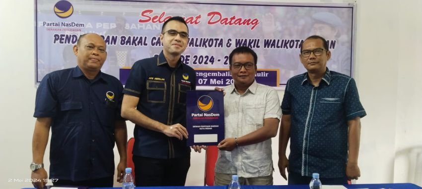 Birokrat Senior Irman Oemar ambil Formulir Sebagai Cakada Medan 2024