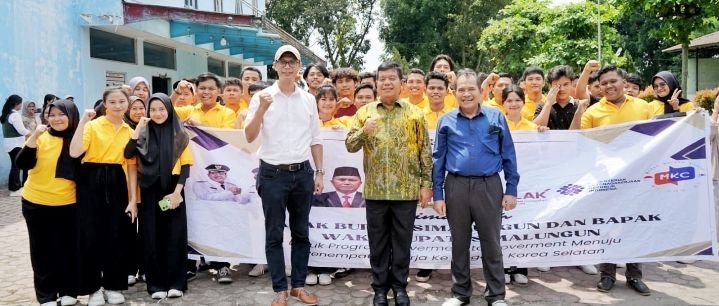 Bupati Simalungun Tinjau Putra - Putri Simalungun Mengikuti Pelatihan di Medan Melalui Program Si Kerja