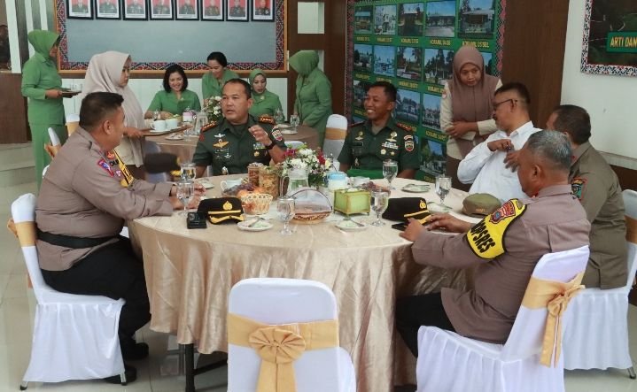 Kapolres Hadiri Kunjungan Kerja Danrem 022/Pantai Timur Kolonel Inf Tagor Rio Pasaribu di Kodim 0207/SM