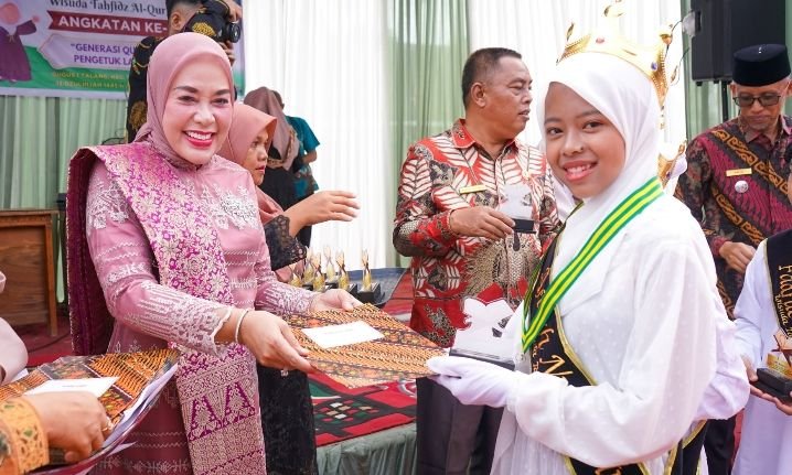 Bupati Solok Menghadiri Wisuda Tahfizd Angkatan 1 Gugus 1 dari 9 SD Negeri se Kec. Gunung Talang