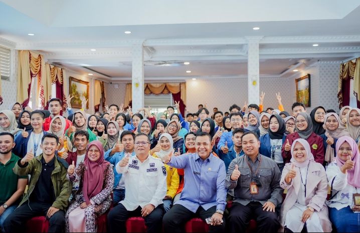 Kunjungan Silaturahmi dan Audiensi Mahasiswa PMM4 Inbound UNP di Kabupaten Solok Diterima Bupati Solok