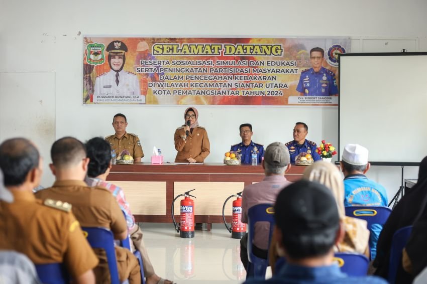 Wali Kota membuka Sosialisasi dan Edukasi Pemberdayaan Masyarakat dalam Pencegahan dan Penanggulangan Kebakaran kepada masyarakat