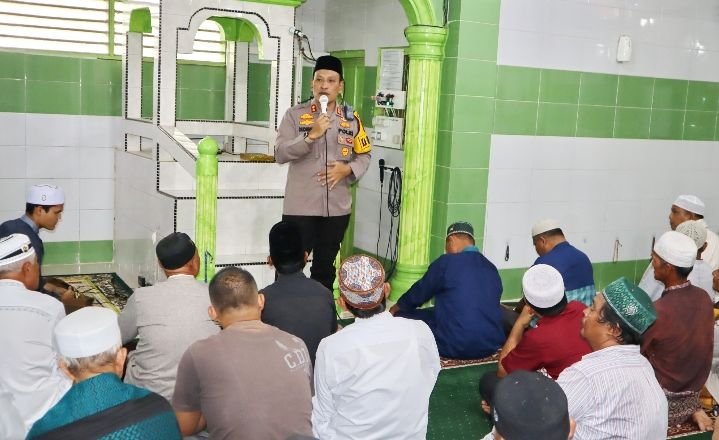 AKBP Dudung Setyawan Rangkul Aspirasi Masyarakat dalam "Jum'at Curhat" di Masjid Al-Ubudiyah