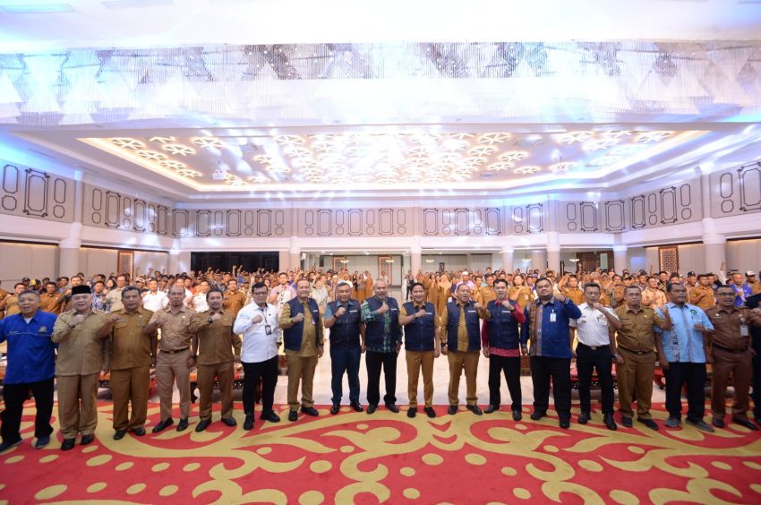 Pj Gubsu Hassanudin Apresiasi Diskanla Sumut Serahkan Asuransi Nelayan dan Launching Program Nembush 2024