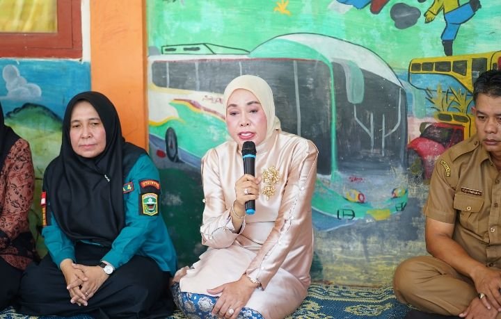 Ketua TP-PKK Kab. Solok Sumatra Barat Ny. Hj. Emiko Epyardi Asda, SP, Survei Lokasi Persiapan