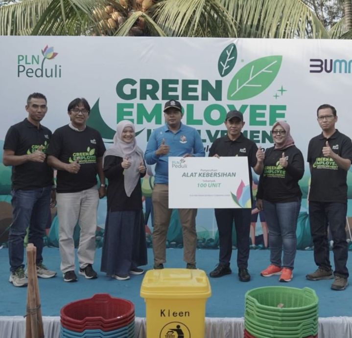 Peringati Hari Lingkungan Hidup Sedunia, PLN UID Sumut Gelar Aksi Bersih Sungai