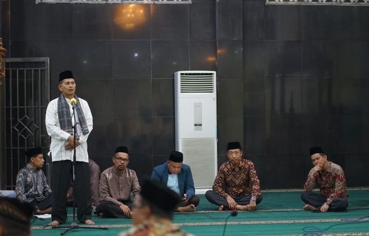 Bupati Solok diwakili Asisten III Editiawarman, S.Sos, M.Si Hadiri Malam Takbiran Menjelang Hari Raya Idul Adha 1445 H.