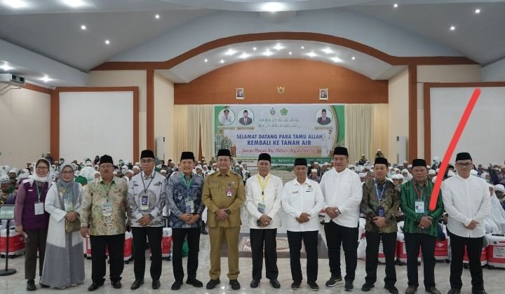 Wakil Bupati Asahan Sambut Kepulangan Jamaah Haji Kloter 1