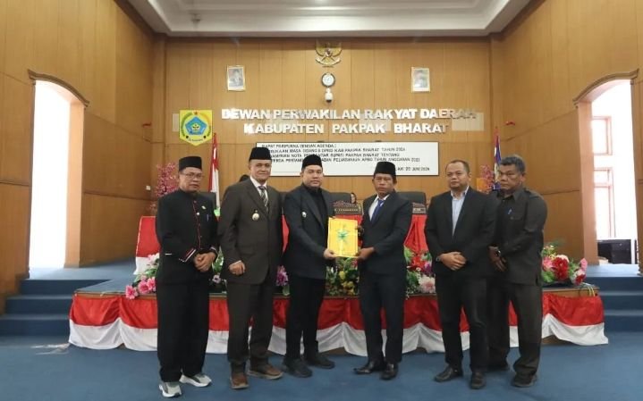 Bupati Pakpak Bharat Hadiri Sidang Paripurna DPRD Tentang APBD Tahun 2023