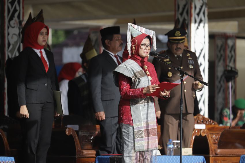 Wali Kota didampingi Ketua Dekranasda H Kusma Erizal Ginting SH meresmikan Baitul Quran Paradep Puspa