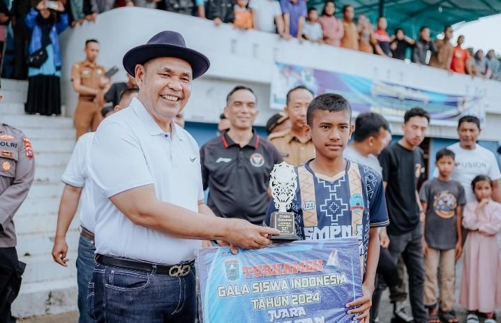 Turnamen GSI (Gala Siswa Indonesia ) Kabupaten Solok 2024 Ditutup Secara Resmi Bupati Solok Epyardi Asda