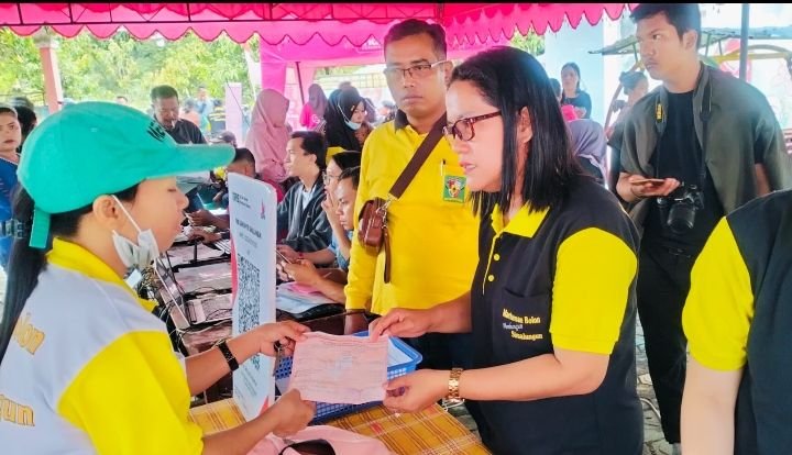Pemkab Gelar Layanan Adminduk, Kesehatan, Pembayaran PBB dan BPHTB di Kecamatan Hatonduhan