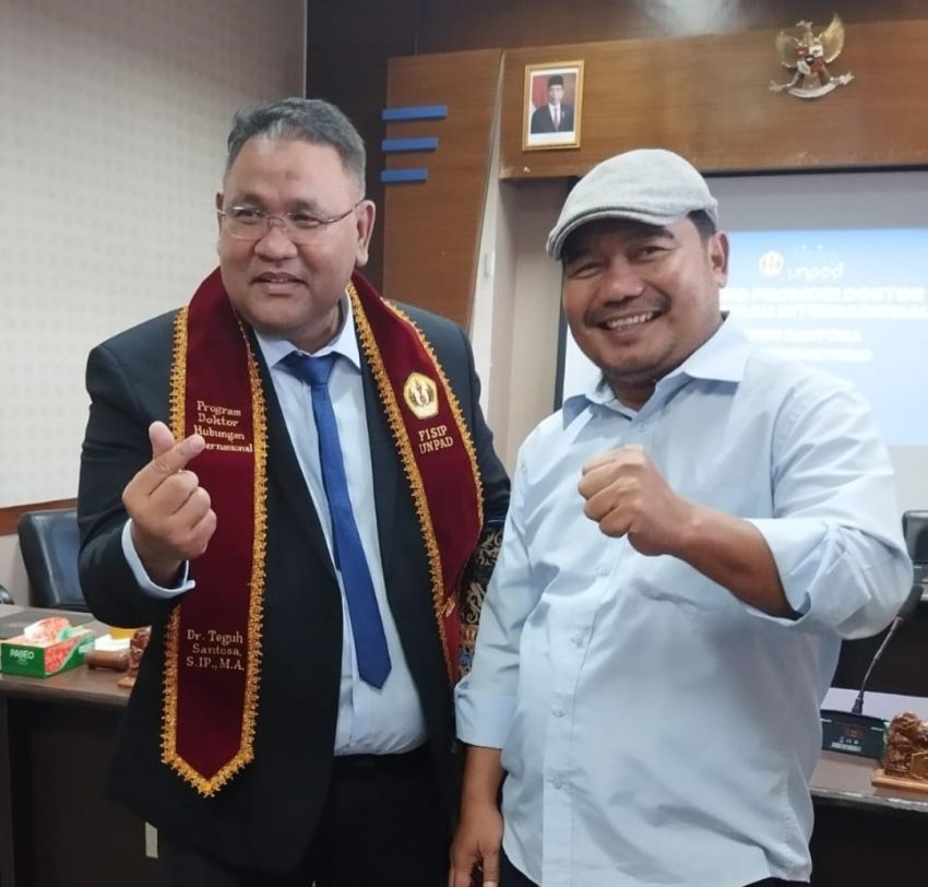 Cawagubsu Teguh Santosa Raih Gelar Doktor di Unpad