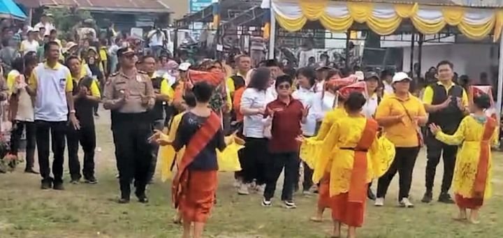 Pemkab Simalungun Gelar Pelayanan Dan Berikan Berbagai Bantuan Kepada Masyarakat