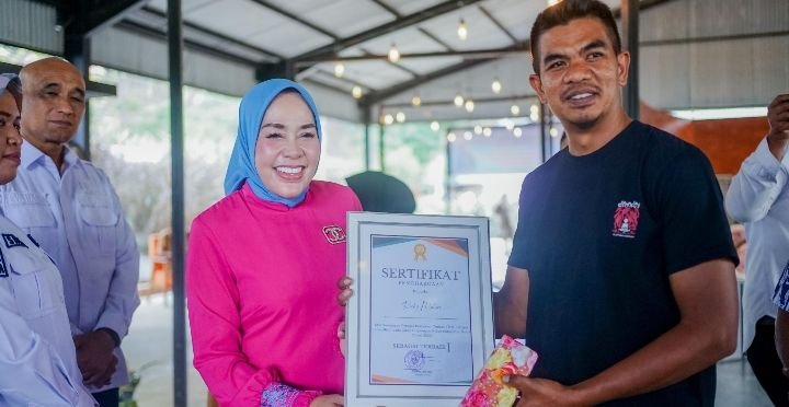 Sosialisasi Penanganan dan Pengurangan Sampah Melalui Bank Sampah dan Budidaya Maggot