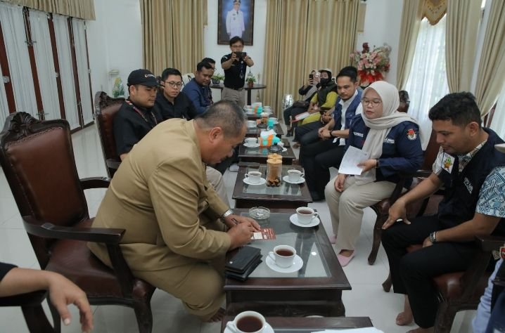 Pantarlih TPS V Kelurahan Selawan Lakukan Coklit Wakil Bupati Asahan dan Keluarga
