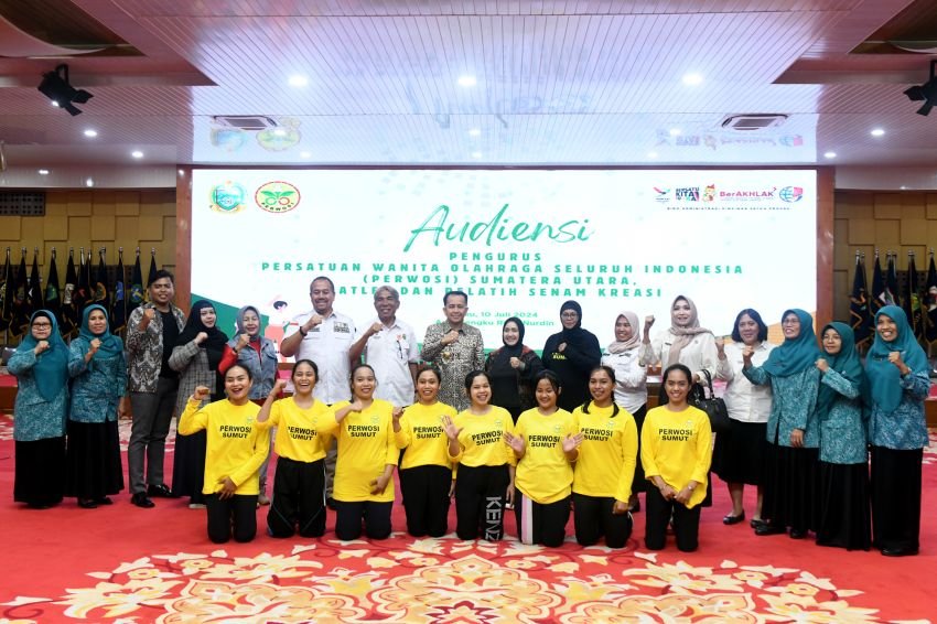 Pj Gubernur Agus Fatoni Beri Semangat Atlet Senam Kreasi Sumut yang Berlaga di Kejurnas