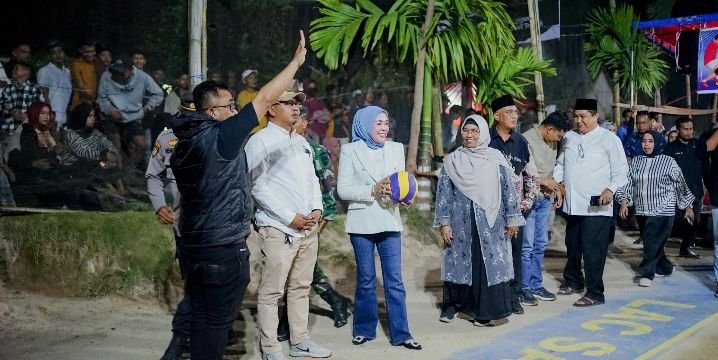 Turnamen Bola Voli Walinagari Salayo Cup IV Se-Sumatera Barat Dibuka Resmi Ketua TP-PKK Kab. Solok