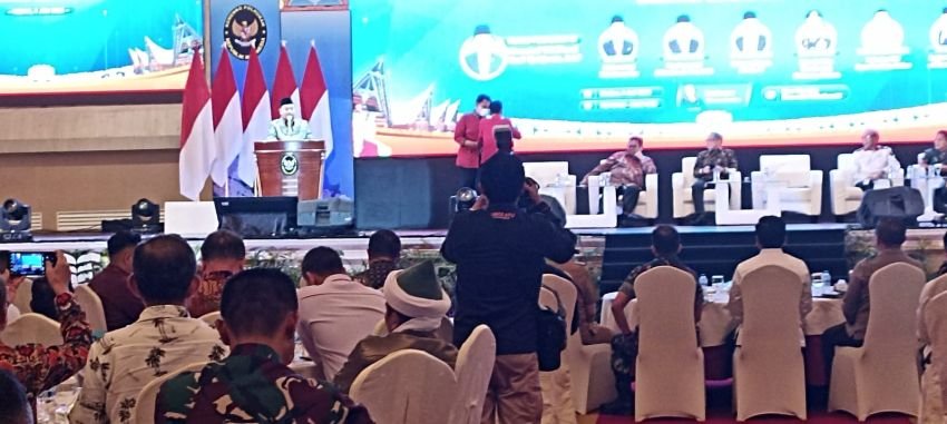 Wali Kota menghadiri Seminar Nasional serta Penyerahan LHP LKPP TA 2023 di Convention Center Jakarta Pusat