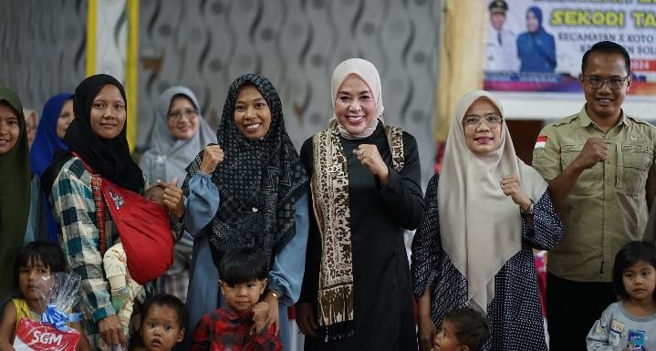 Launching Sekolah Lansia dan Pemberian Makanan Tambahan (PMT) Bagi Balita Resiko Stunting di Nagari Sulit Air