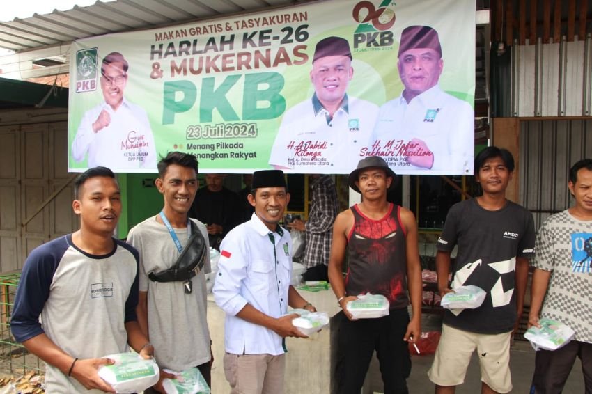Tasyakuran Harlah ke 26 dan Mukernas PKB, H A Jabidi Ritonga Bagikan Makanan Kepada Masyarakat