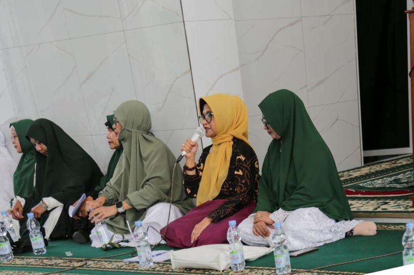 Wali Kota menghadiri acara Zikir dan Tabligh Akbar dalam Rangka Memperingati Tahun Baru Islam di Kecamatan Siantar Timur