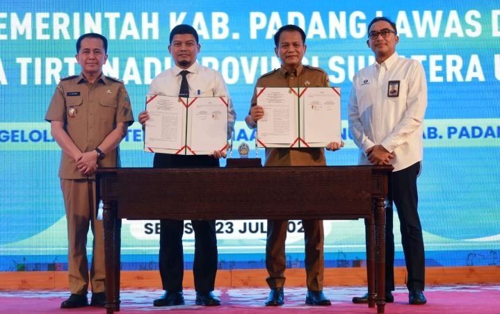 Pj Gubsu Saksikan MoU Penyediaan Air Minum Kabupaten Palas dengan Perumda Tirtanadi