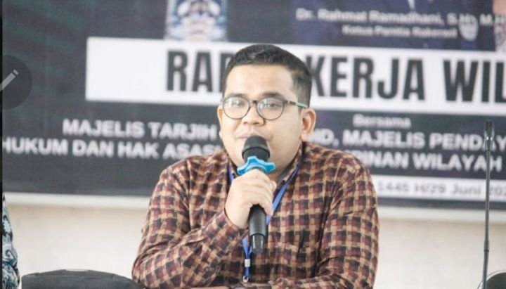 Parkir Berlangganan di Tepi Jalan Umum, Tidak Sah dan Harus Dicabut